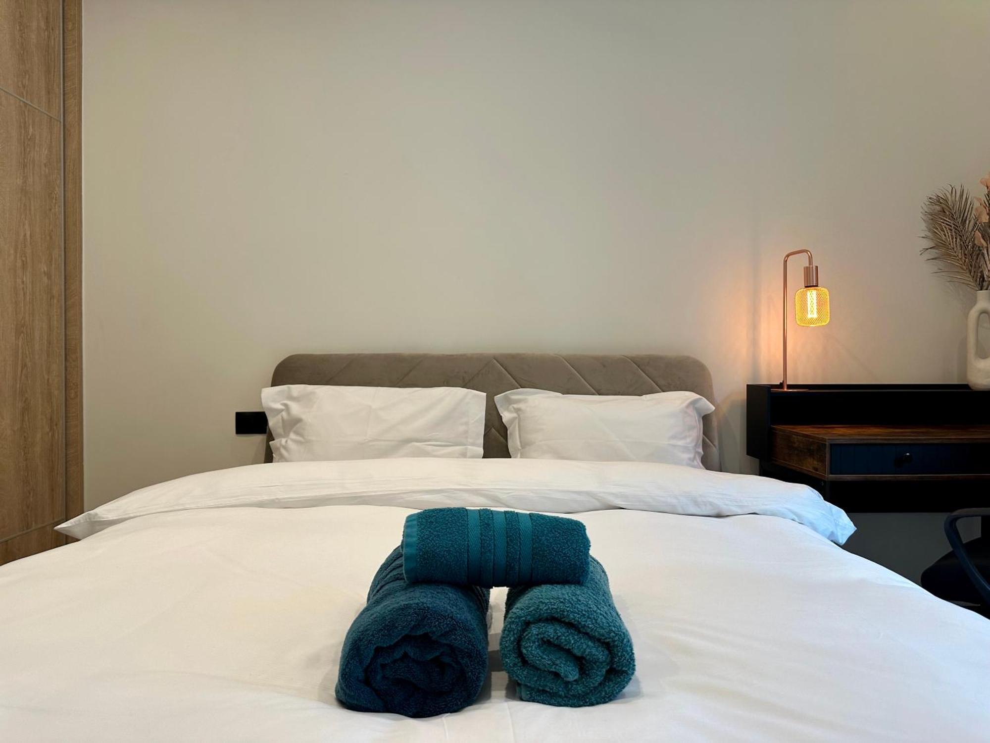 T&T Luxury Apartments - Rooftop Jacuzzi Athena Bagian luar foto